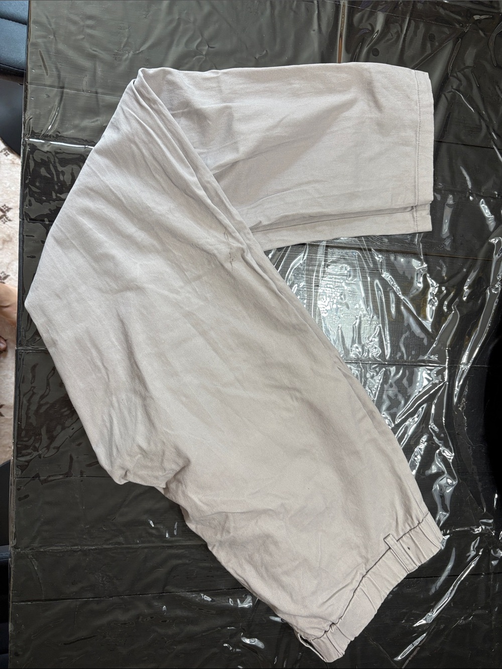 Men's Casual Elastic-Waist Pants in Light Gray